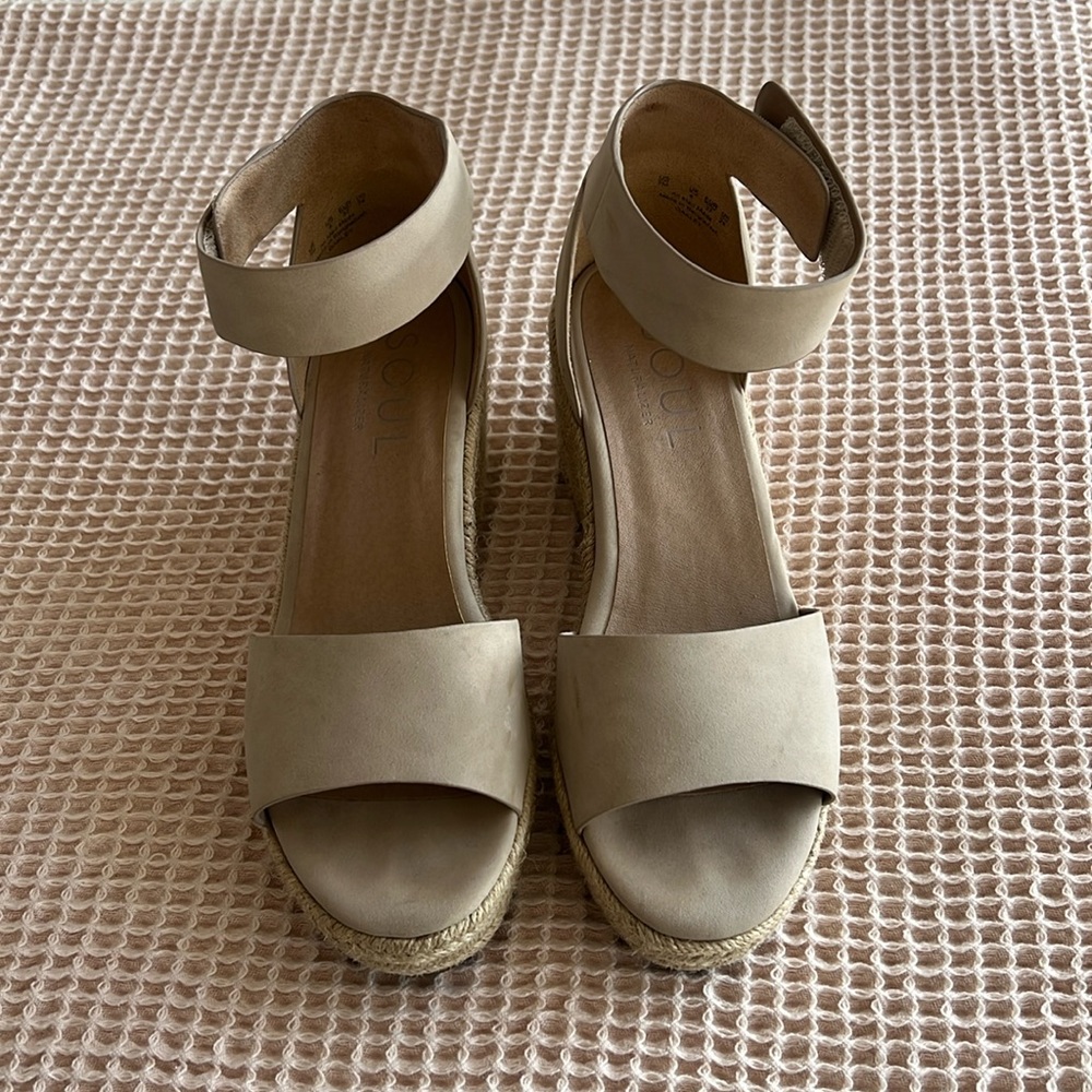 SOUL Naturalizer Tan Wedges